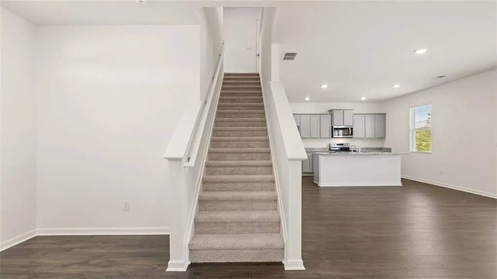 4 BR in Locust Grove
