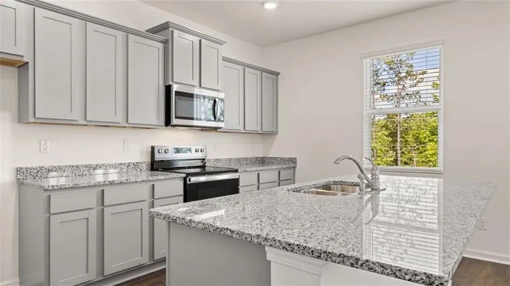 4 BR in Locust Grove