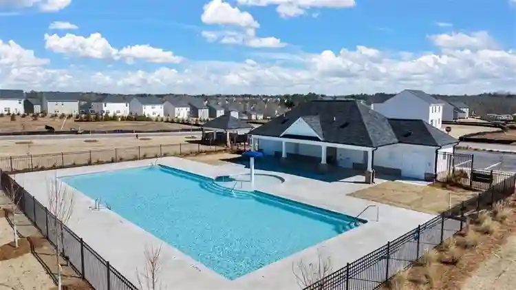 4 BR in Locust Grove
