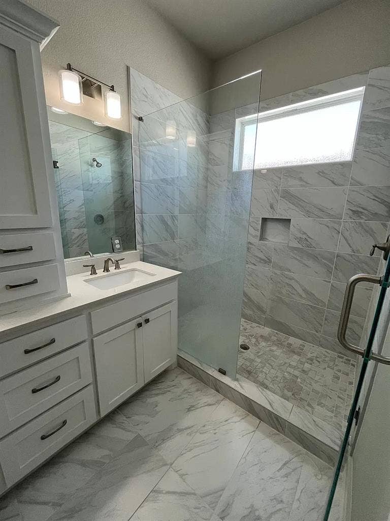 2 BR in Dallas