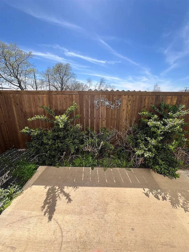 2 BR in Dallas
