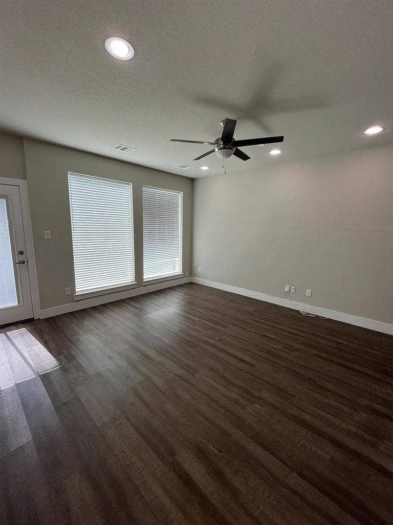 2 BR in Dallas