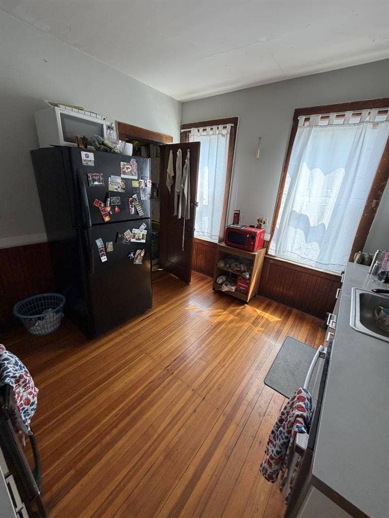 New Listing $925