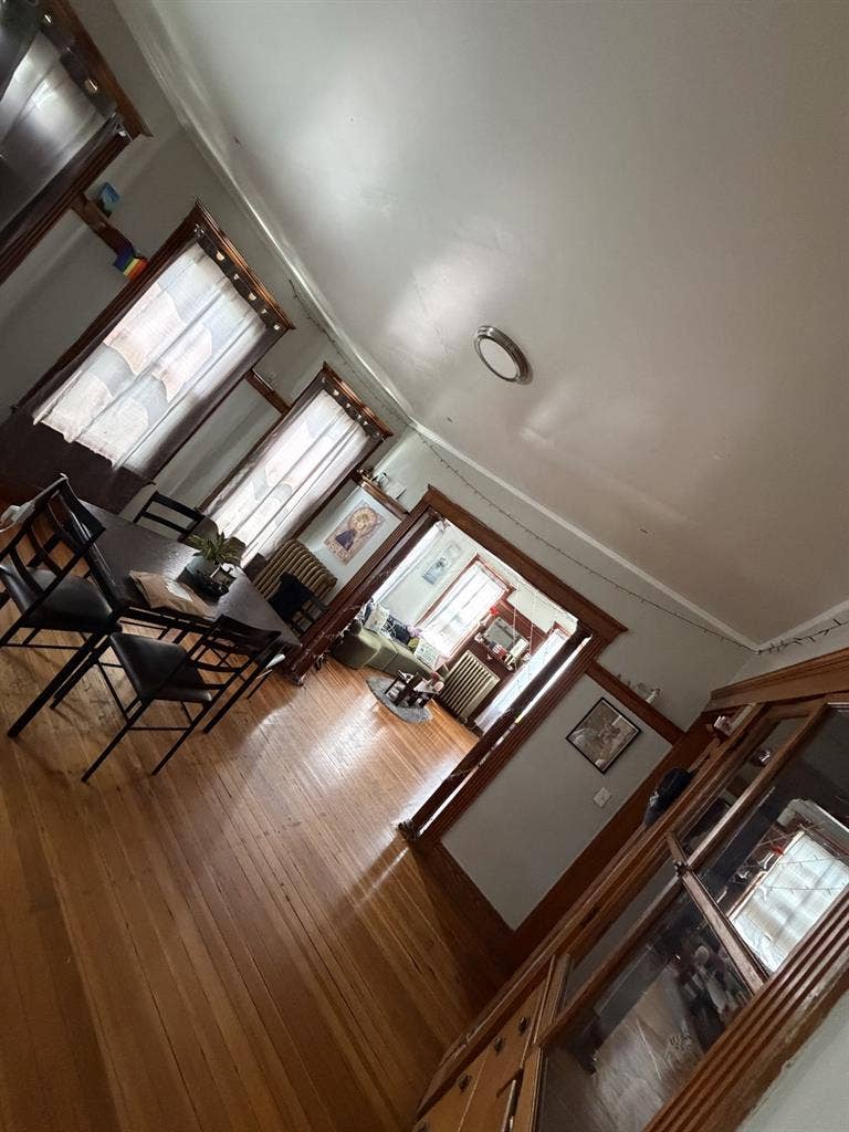 New Listing $925