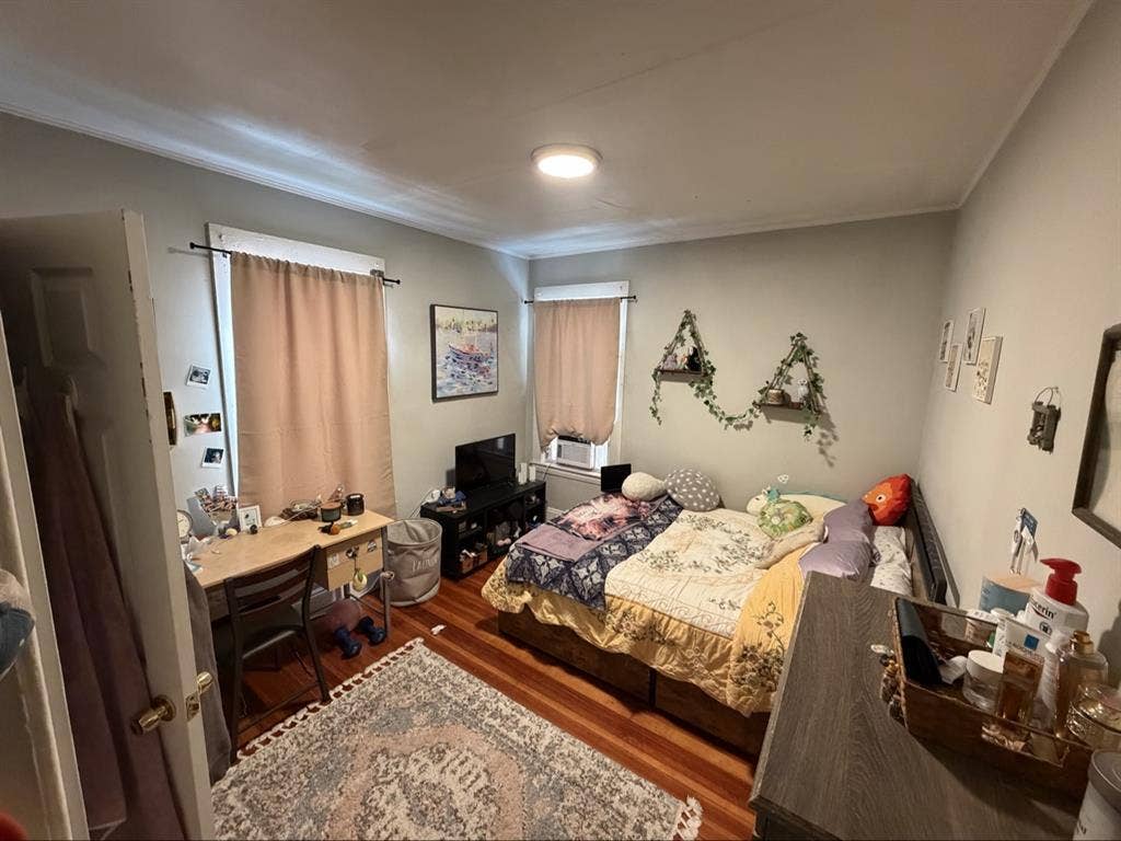 New Listing $925