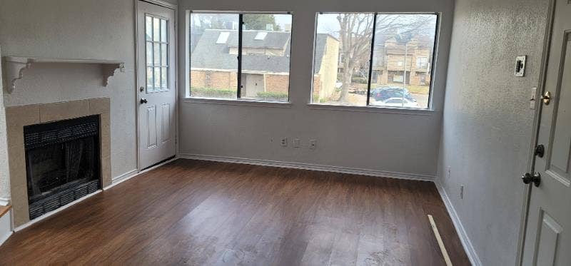 2 BR in Dallas
