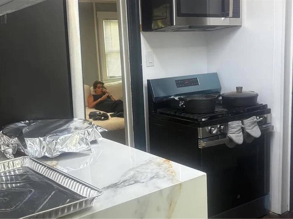2bedr00m furnished apt for rent