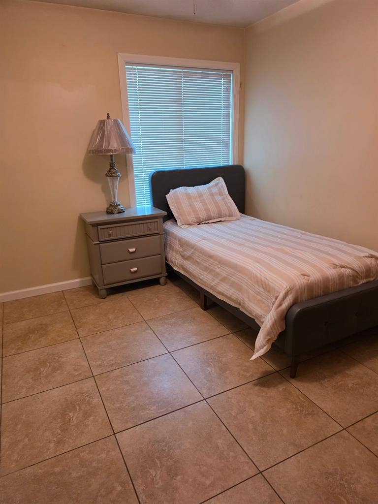 Cathedral City
1100$ 600$ deposit