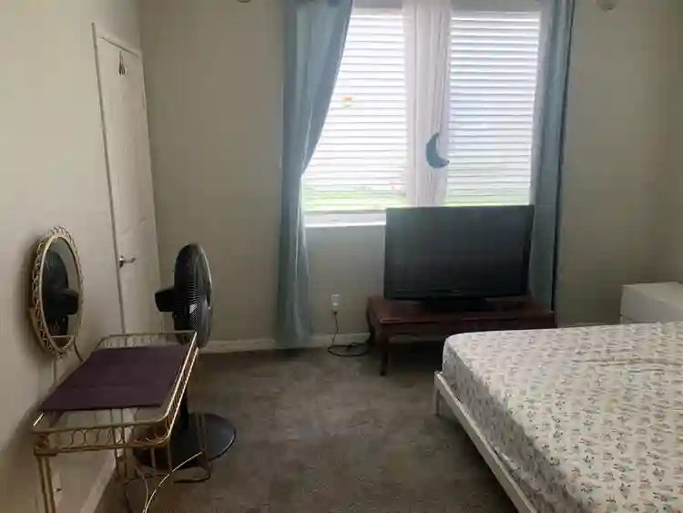 Private Room in West Lancasterr