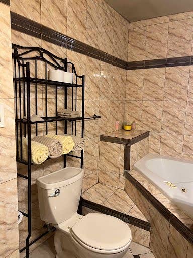 4 Rent Room/w bathroom