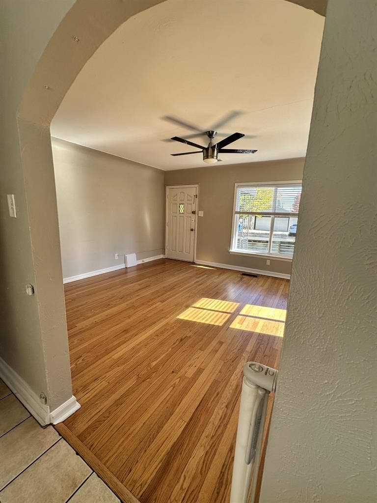 Looking for roommate in Sunnyside