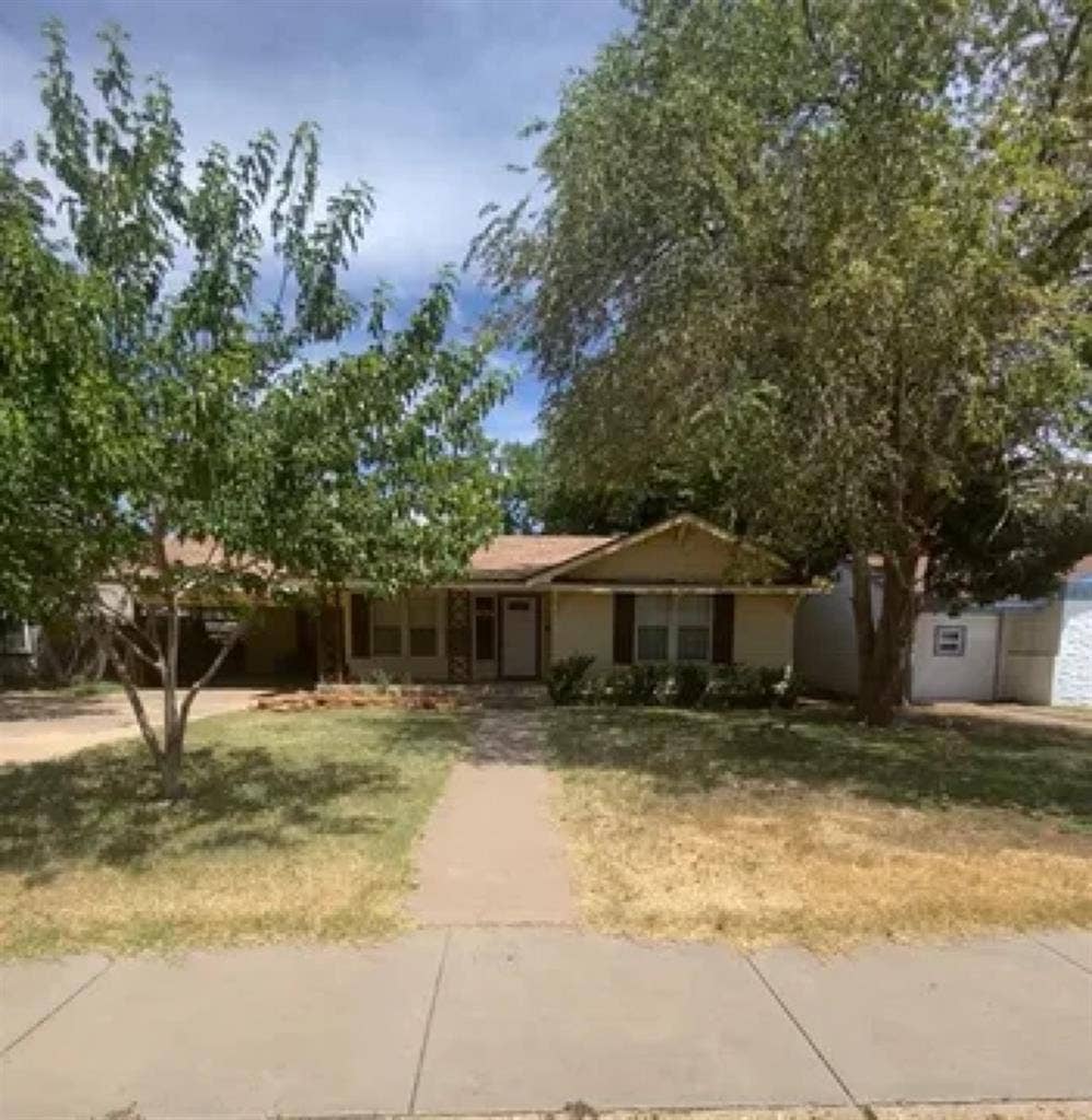 looking for a female roommate!