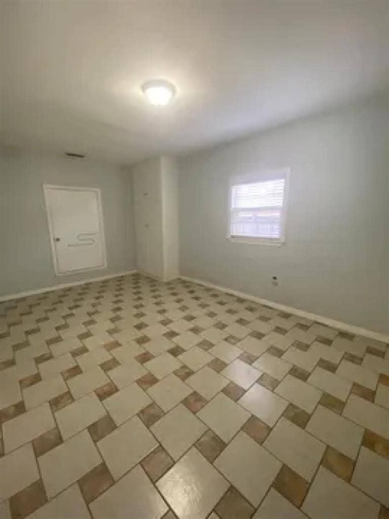looking for a female roommate!