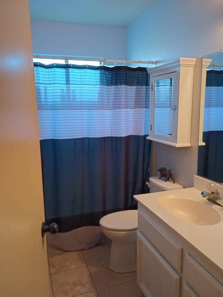 Room in Nice Neighborhood