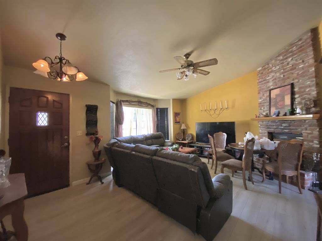 Room in Nice Neighborhood