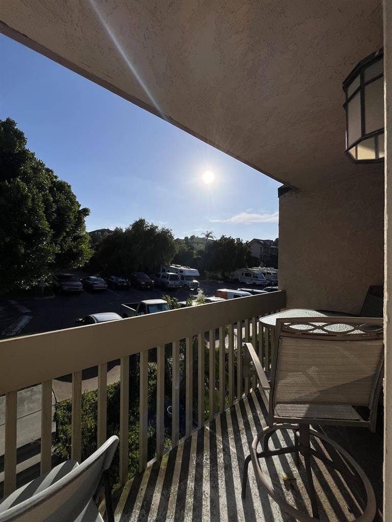 1 ROOM AVAILABLE VISTA - AUGUST 1