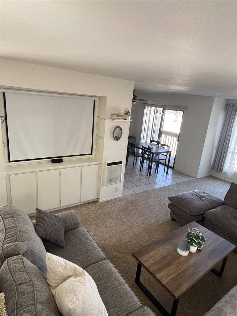 1 ROOM AVAILABLE VISTA - AUGUST 1