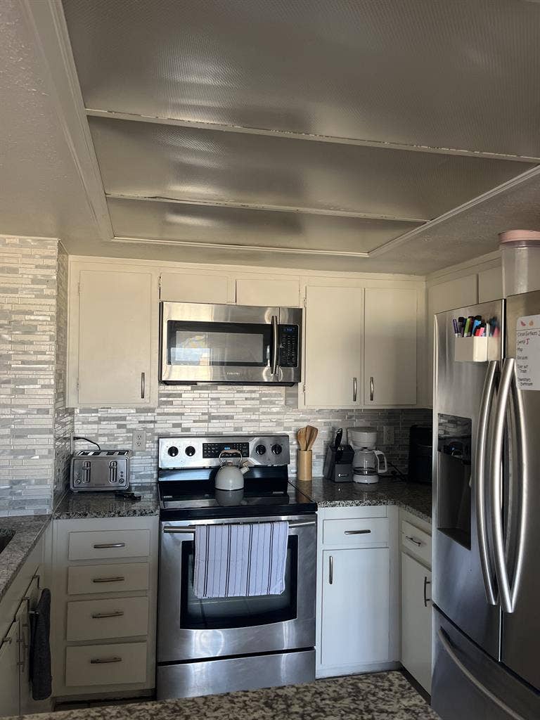 1 ROOM AVAILABLE VISTA - AUGUST 1