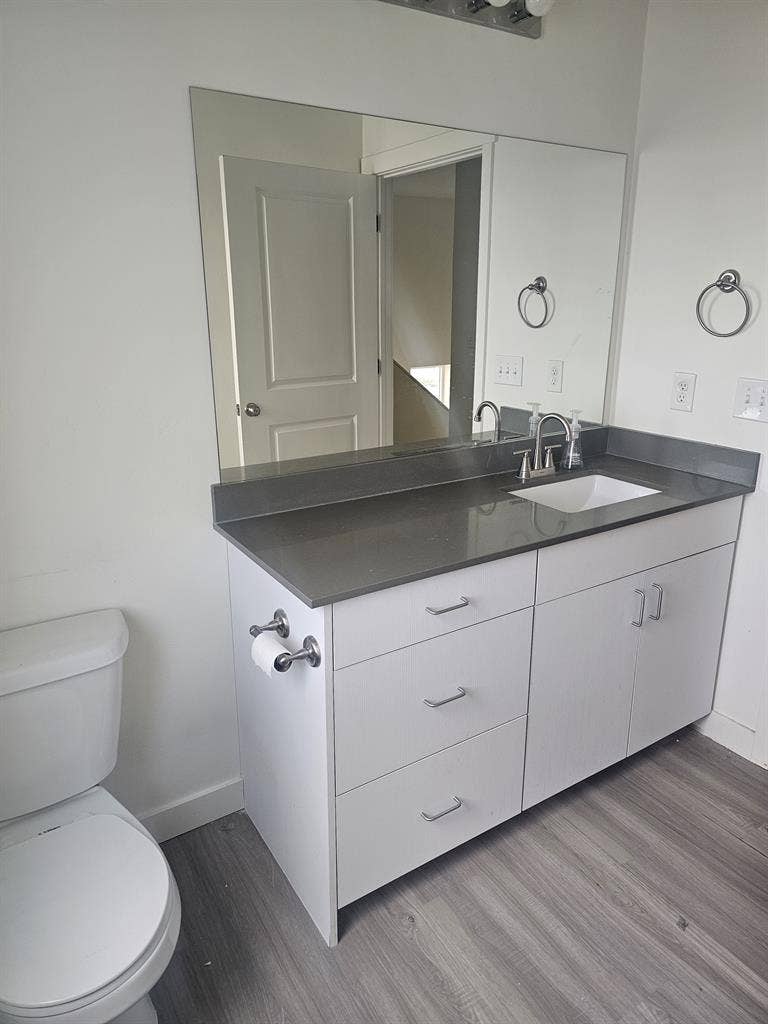 2 private rooms available