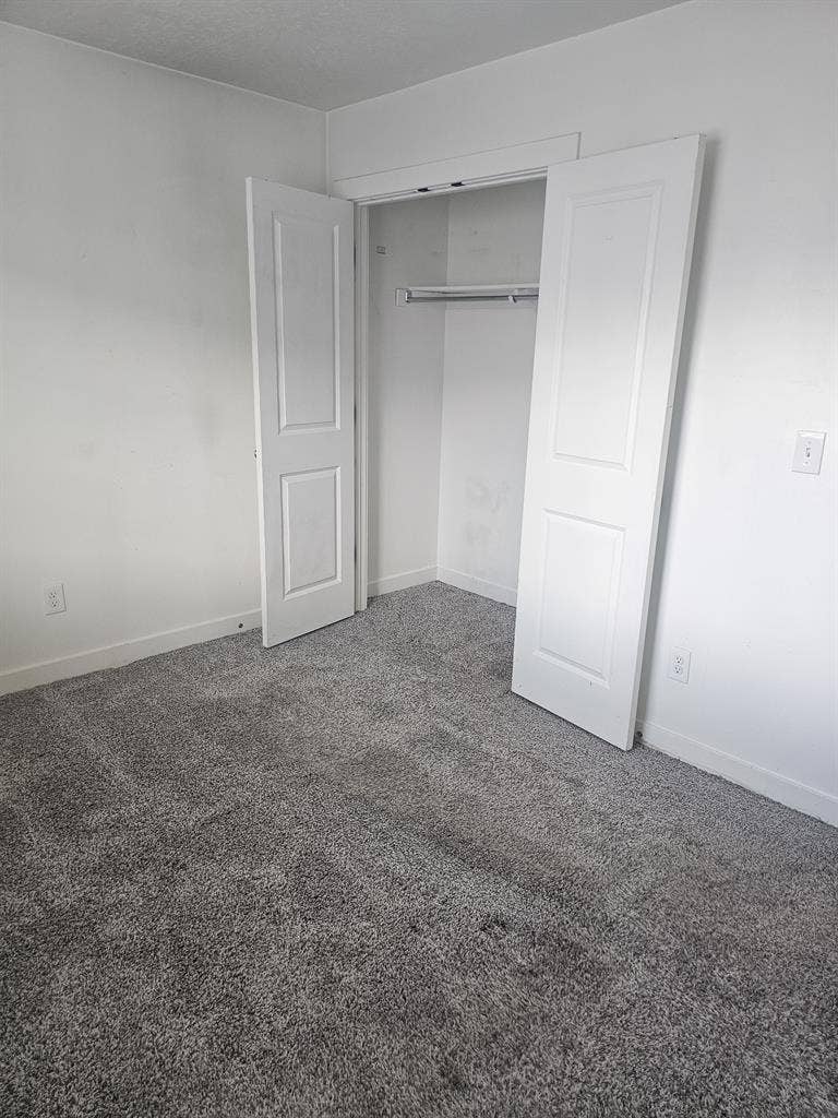 2 private rooms available