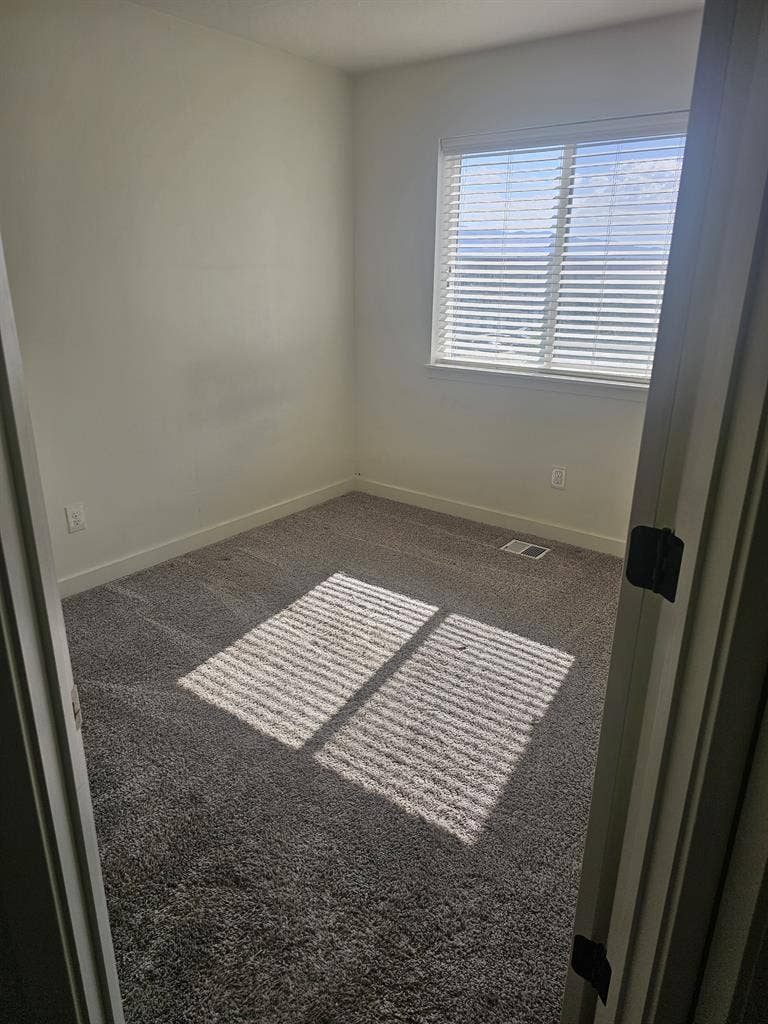 2 private rooms available