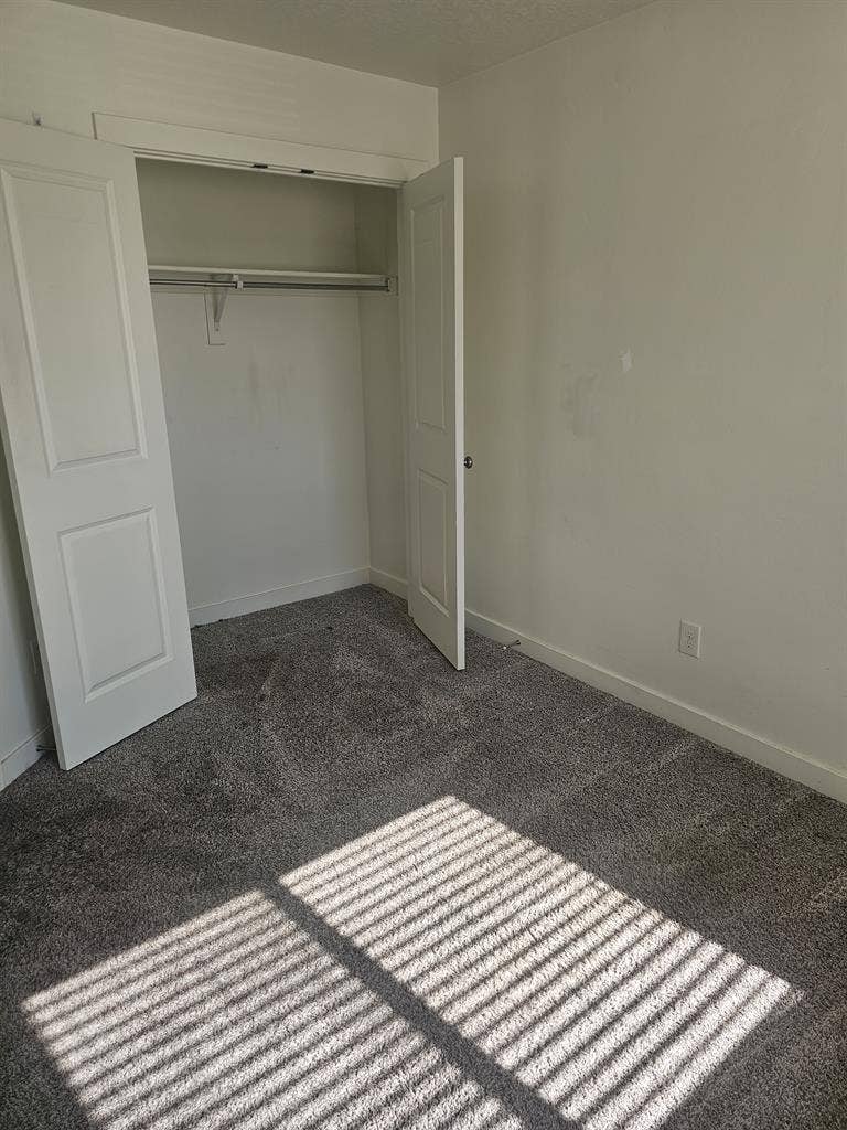 2 private rooms available