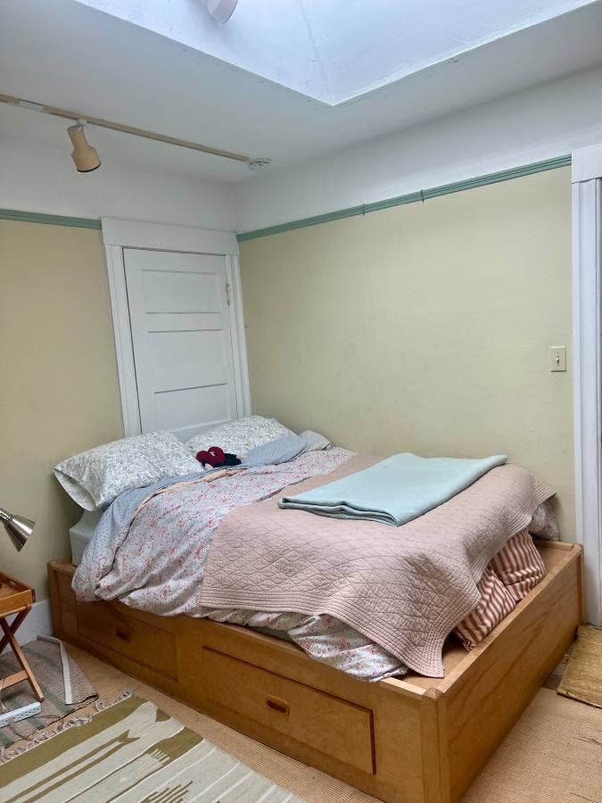 Room w Skylight Victorian Garden