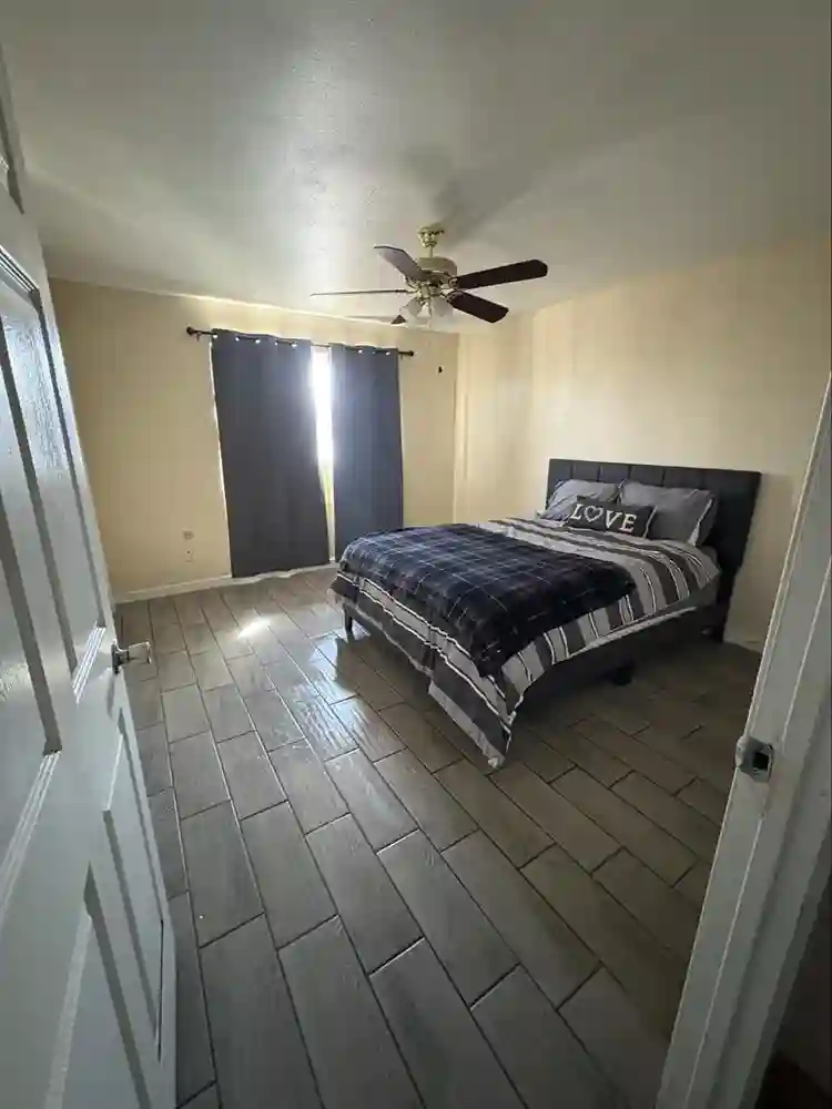 Glendale- Furnished Room W/bathroom