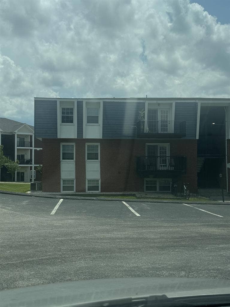 UrgentFemale Fall semester sublease