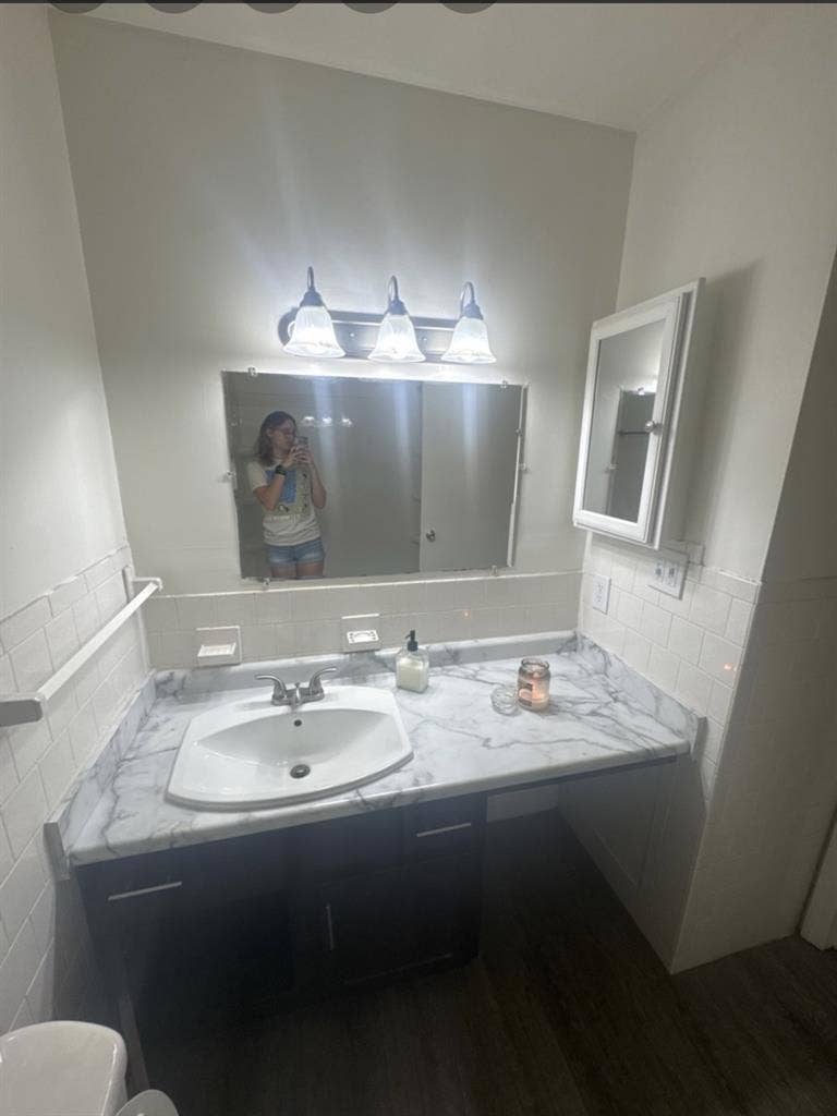 UrgentFemale Fall semester sublease