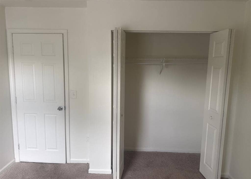 UrgentFemale Fall semester sublease