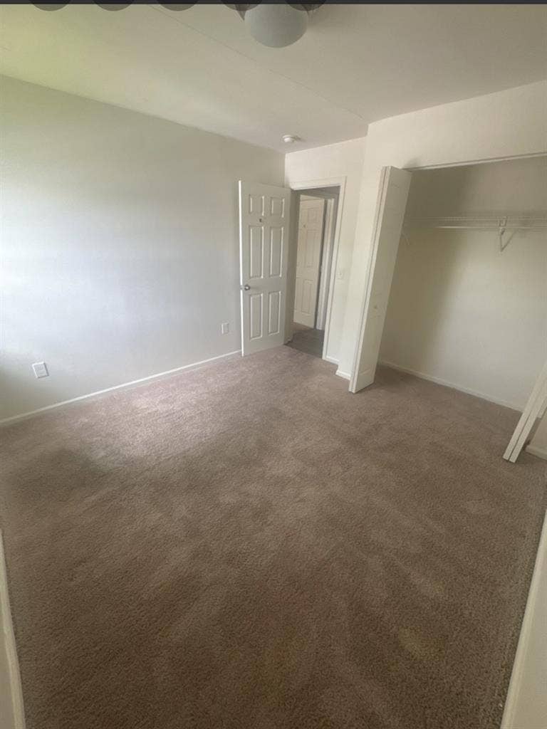 UrgentFemale Fall semester sublease