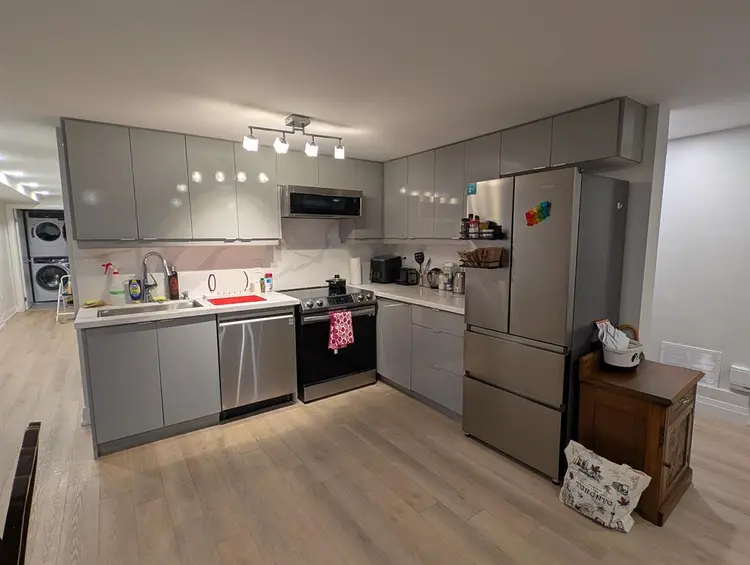 Female roommate for Sept. 1st