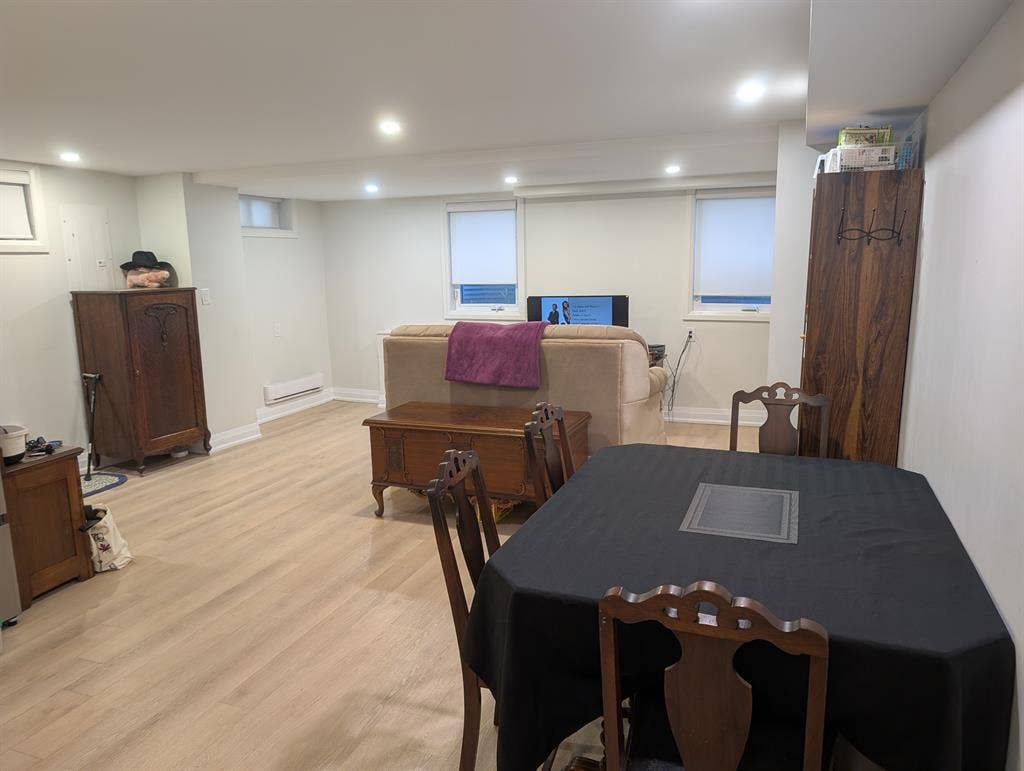 Female roommate for Sept. 1st