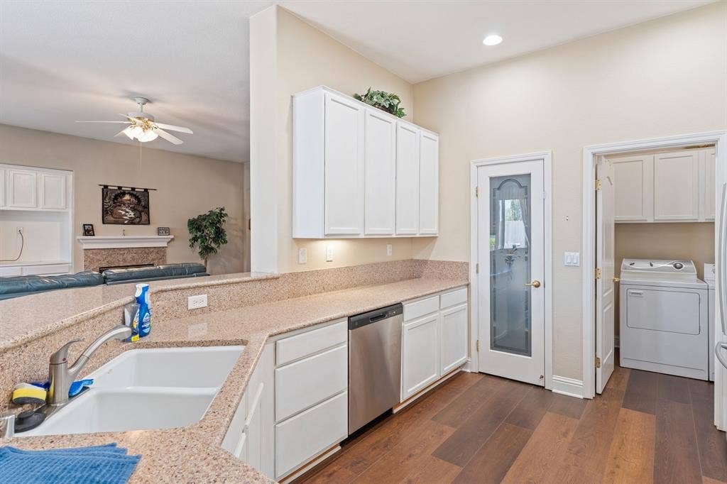 Private 2-Bed/1-Bath Wing
