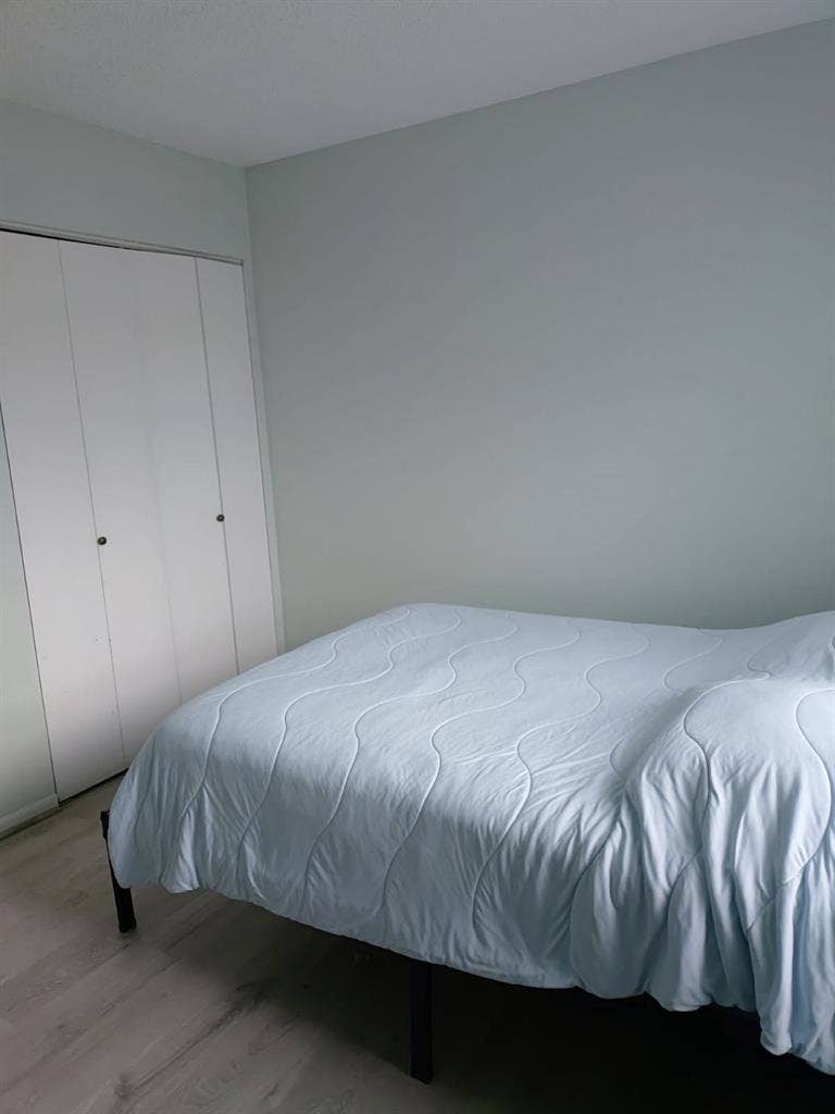 Room and bathroom for rent