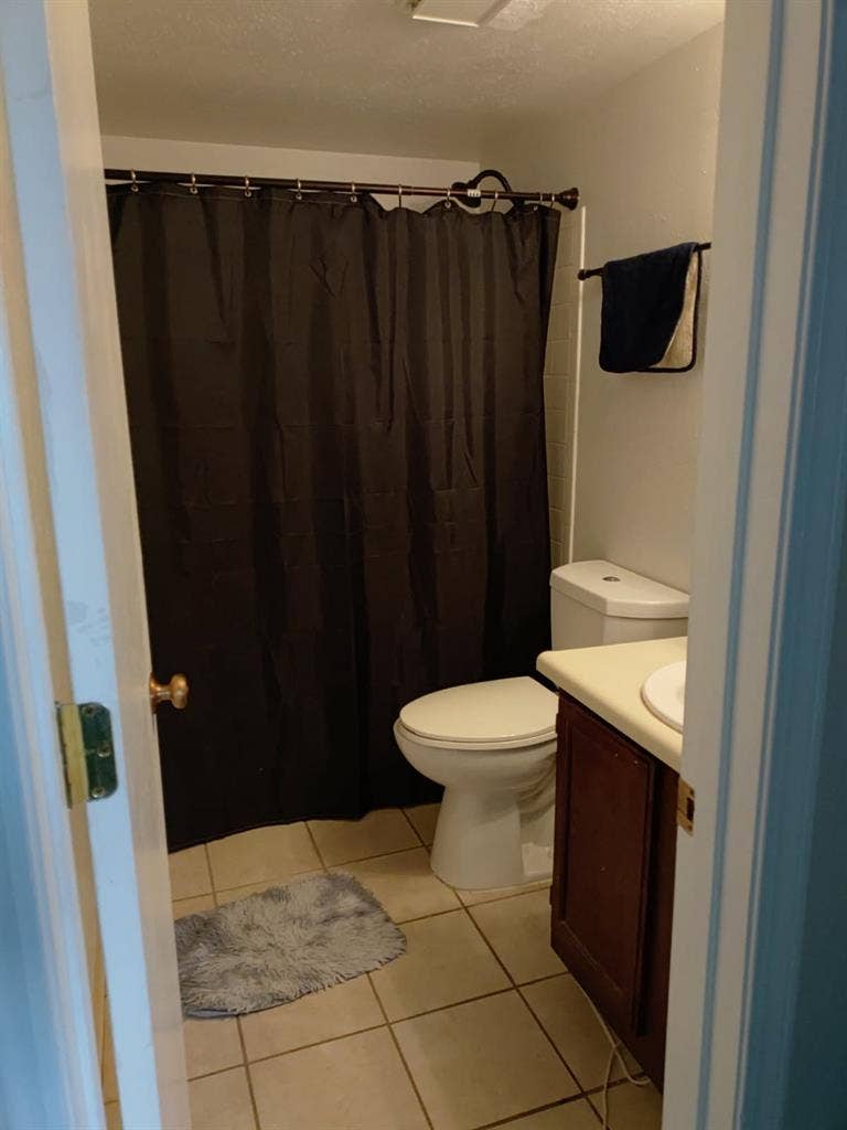 Room and bathroom for rent