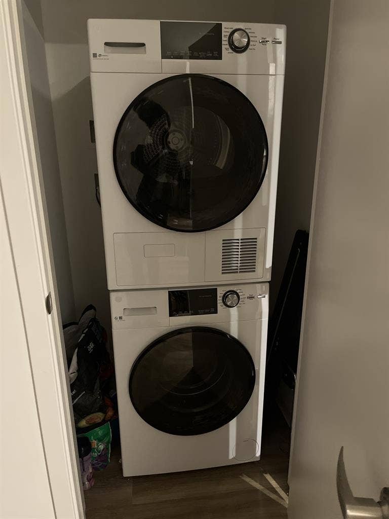 Looking for a roommate