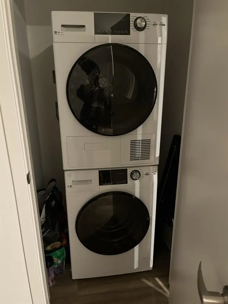Looking for a roommate
