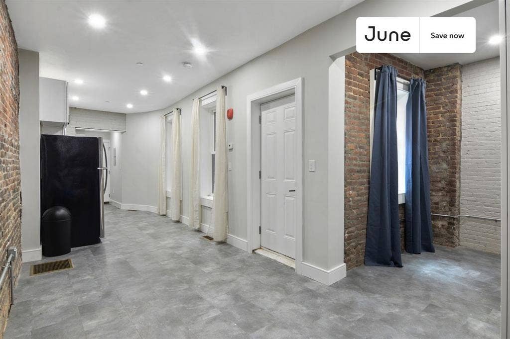 1 BR in Boston