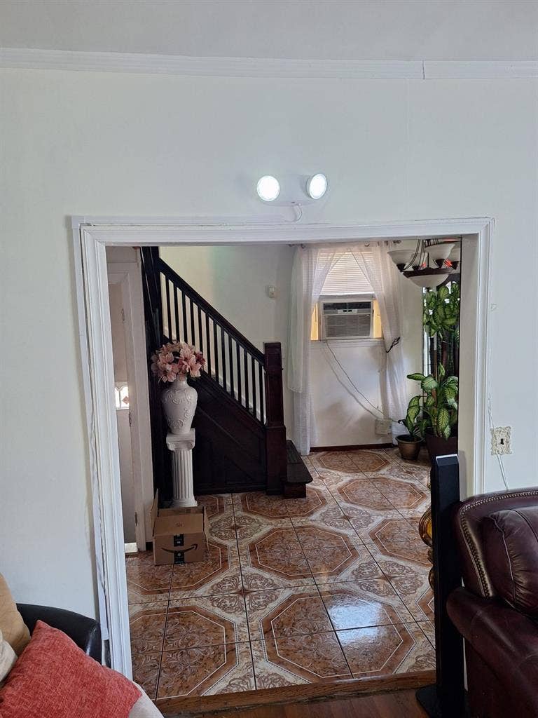 Beautiful houseshare foresthills nj