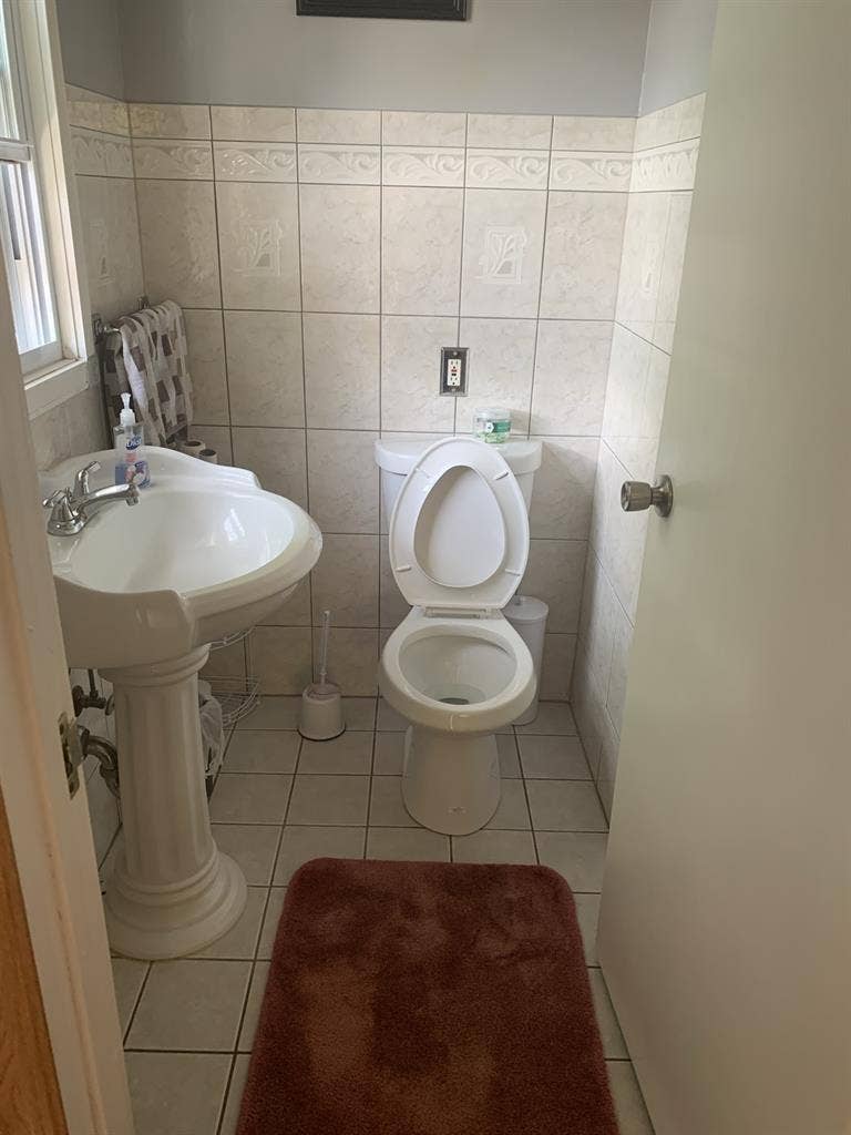 Beautiful houseshare foresthills nj