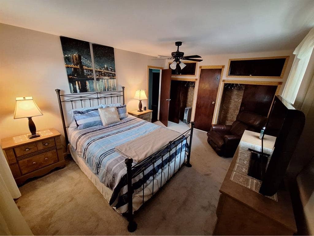 Beautiful houseshare foresthills nj