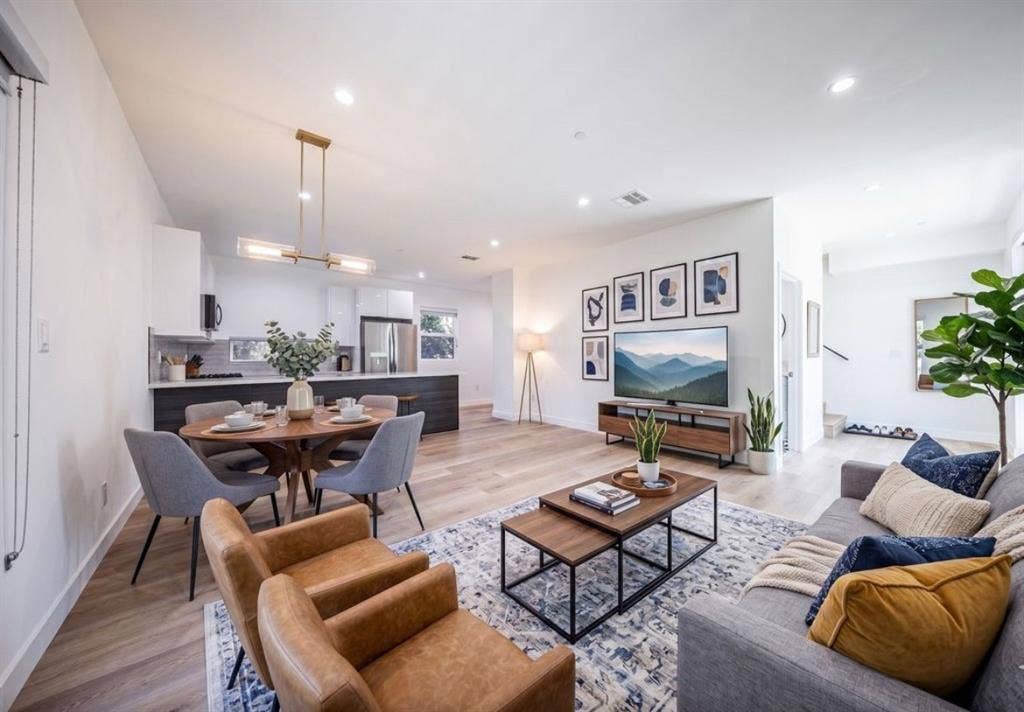 3bed 3.5bath townhouse in NOHO