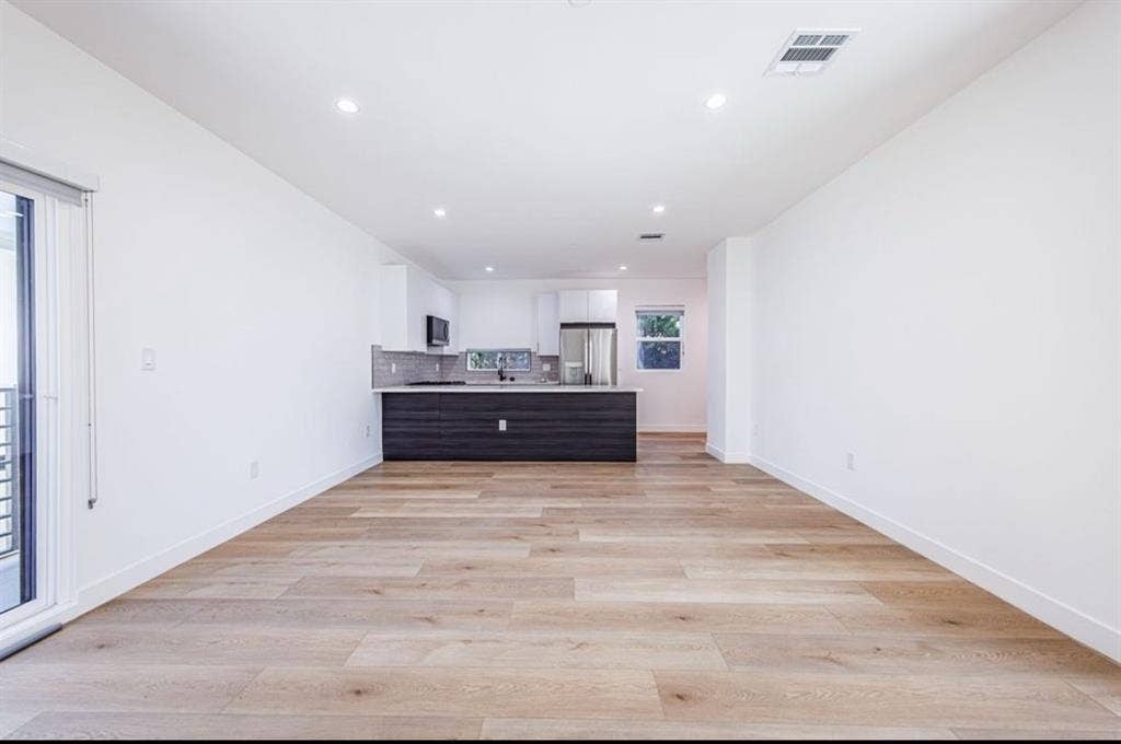 3bed 3.5bath townhouse in NOHO