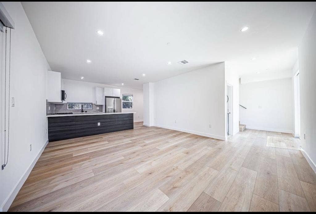 3bed 3.5bath townhouse in NOHO