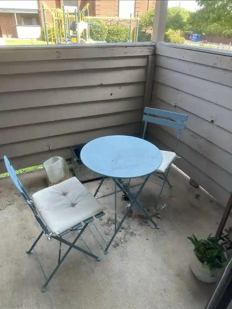 1400 -1500 f1 with office for 1000.