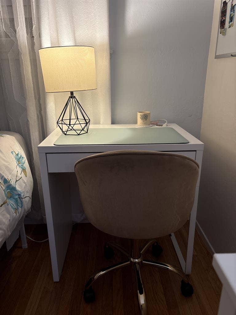 Nice neighborhood + Furnished ST