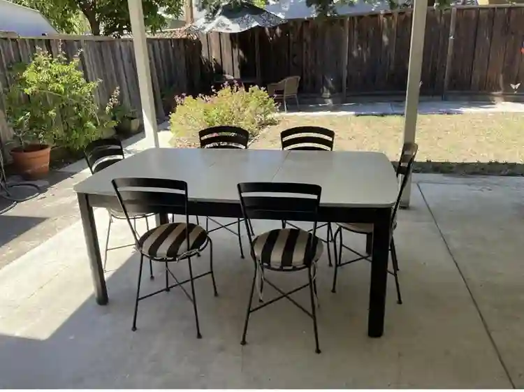 Nice neighborhood + Furnished ST