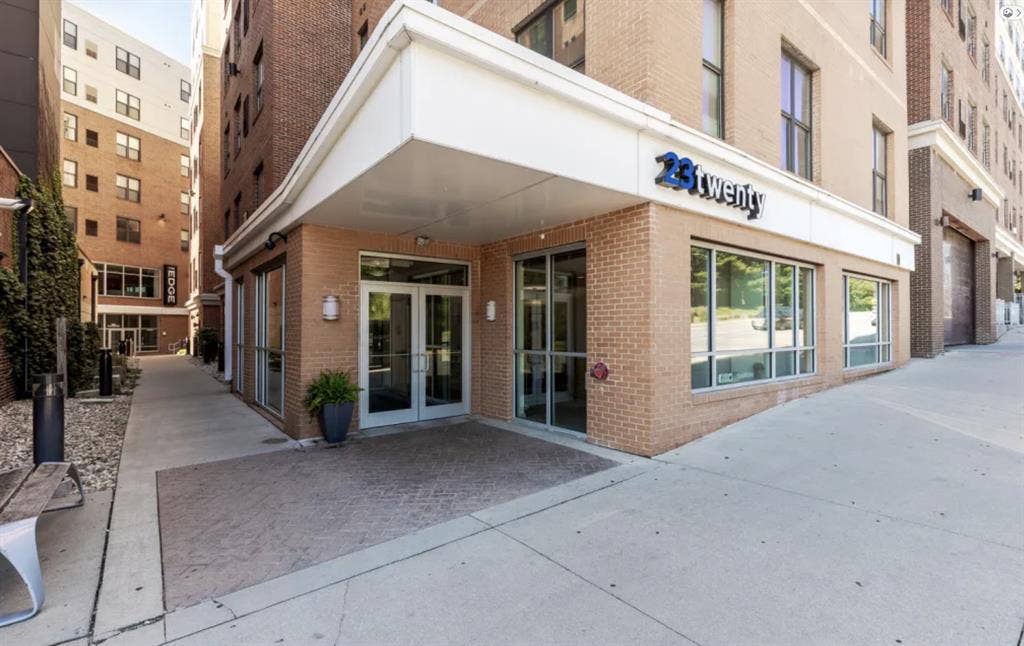 1 BR 1 BA Blockone discount price!
